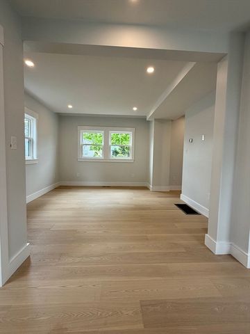 589 Weld St, Boston, MA 02132