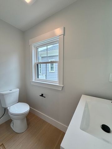 589 Weld St, Boston, MA 02132