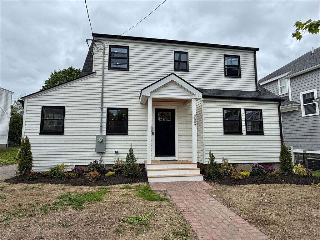589 Weld St, Boston, MA 02132