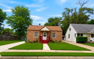 24329 Dale Avenue, Eastpointe, MI 48021