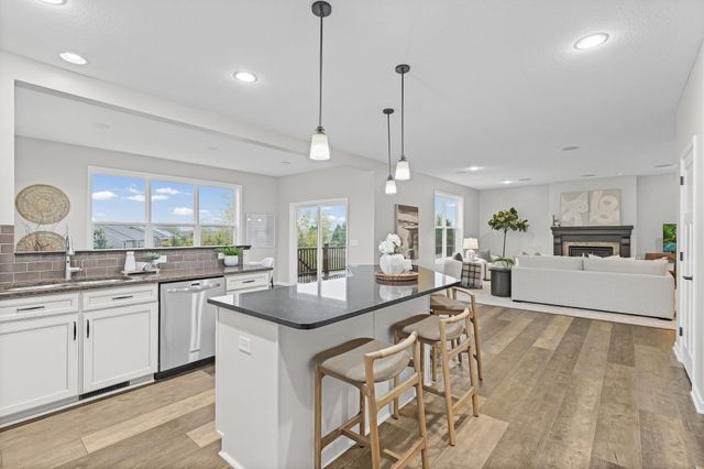 18072 Hyde Park Avenue, Lakeville, MN 55044