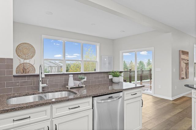 18072 Hyde Park Avenue, Lakeville, MN 55044