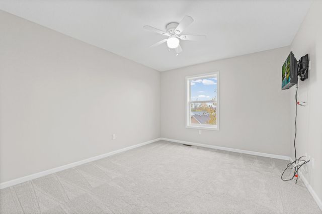 18072 Hyde Park Avenue, Lakeville, MN 55044