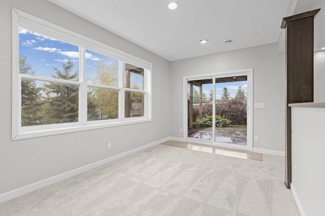 18072 Hyde Park Avenue, Lakeville, MN 55044