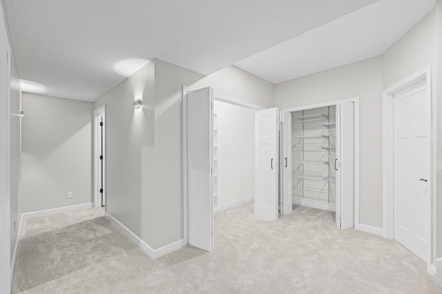 18072 Hyde Park Avenue, Lakeville, MN 55044