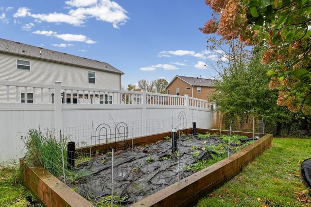 18072 Hyde Park Avenue, Lakeville, MN 55044
