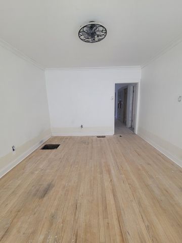 2854 S CENTRAL PARK Avenue, Chicago, IL 60623