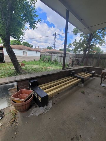 2854 S CENTRAL PARK Avenue, Chicago, IL 60623