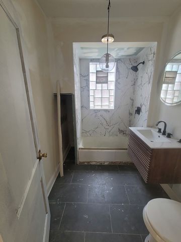 2854 S CENTRAL PARK Avenue, Chicago, IL 60623