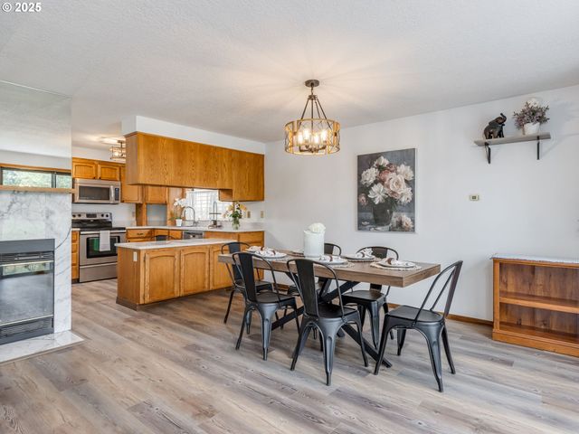 2135 COUNTRY CLUB Ter, Woodburn, OR 97071