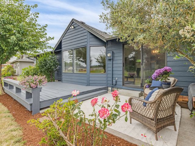 2135 COUNTRY CLUB Ter, Woodburn, OR 97071