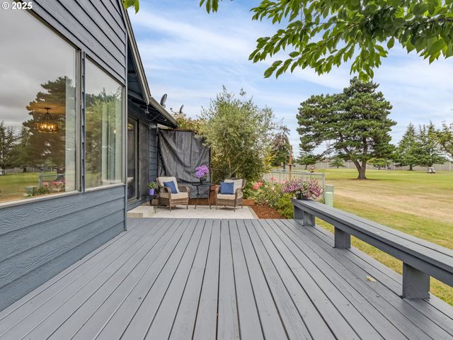 2135 COUNTRY CLUB Ter, Woodburn, OR 97071