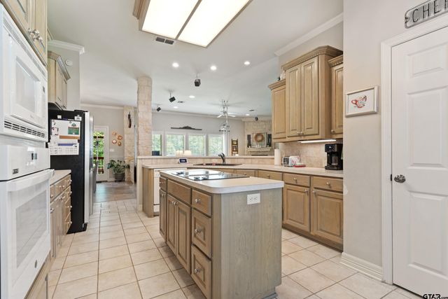 4005 Chapel Woods Blvd, Tyler, TX 75707