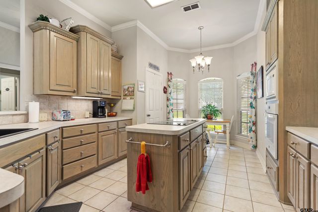 4005 Chapel Woods Blvd, Tyler, TX 75707