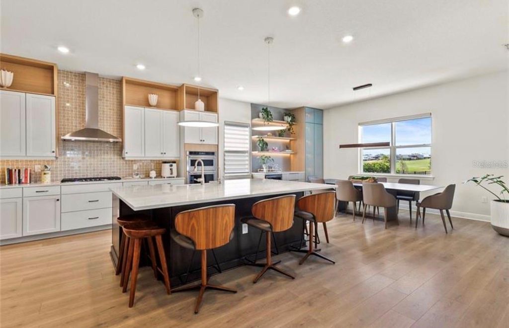 Image 5 of property listing at 16018 VOLTERRA POINT, Bella Collina, FL 34756