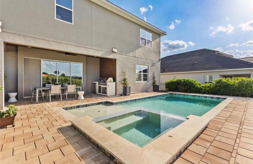 Image 41 of property listing at 16018 VOLTERRA POINT, Bella Collina, FL 34756