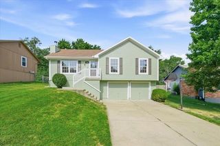 1704 N LAZY BRANCH Road, Independence, MO 64058