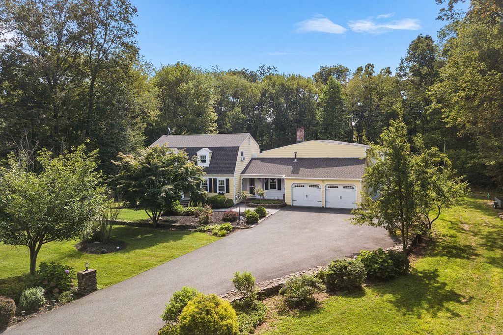 56 Blueberry Lane, Southbury, CT 06488