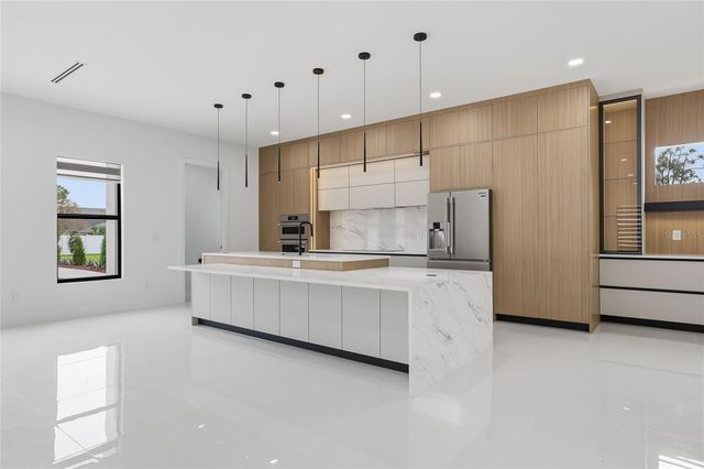 6907 N BOULEVARD, Tampa, FL 33604