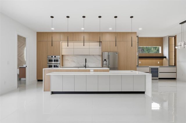 6907 N BOULEVARD, Tampa, FL 33604