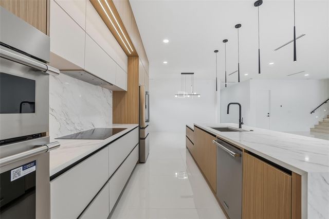 6907 N BOULEVARD, Tampa, FL 33604