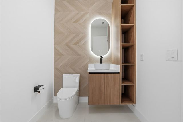 6907 N BOULEVARD, Tampa, FL 33604