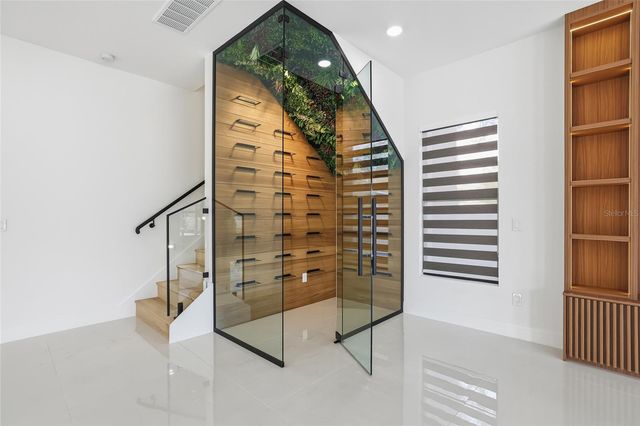 6907 N BOULEVARD, Tampa, FL 33604