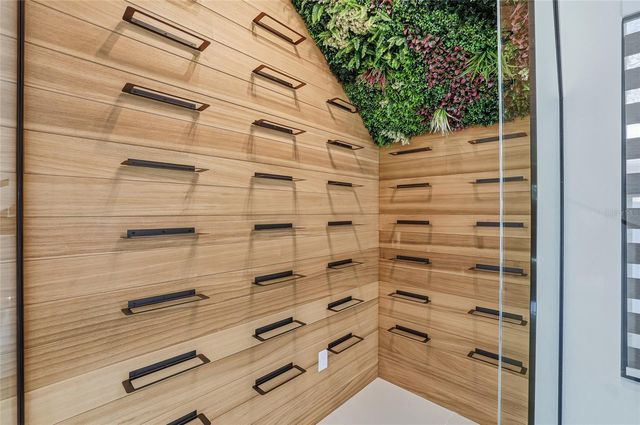 6907 N BOULEVARD, Tampa, FL 33604