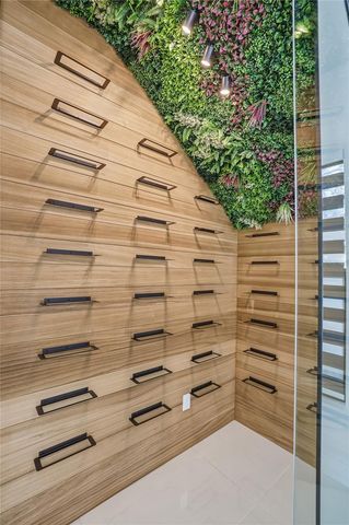 6907 N BOULEVARD, Tampa, FL 33604