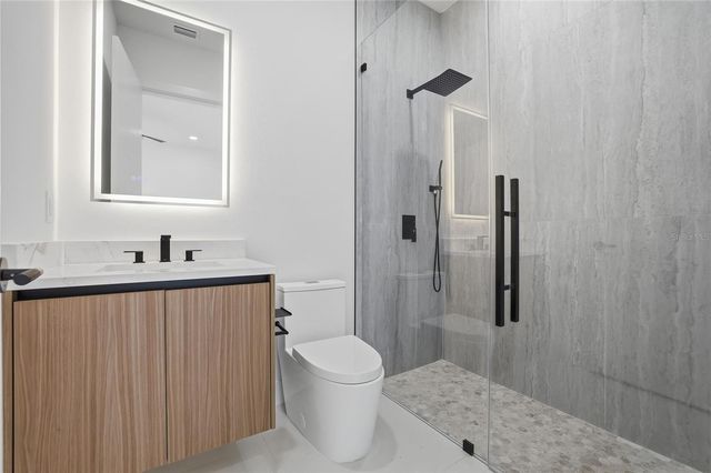 6907 N BOULEVARD, Tampa, FL 33604