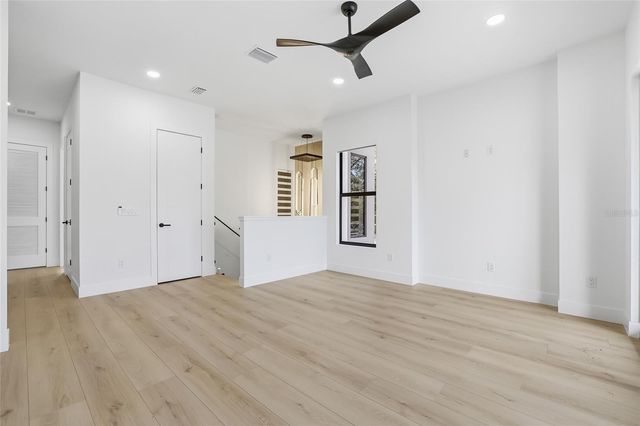 6907 N BOULEVARD, Tampa, FL 33604