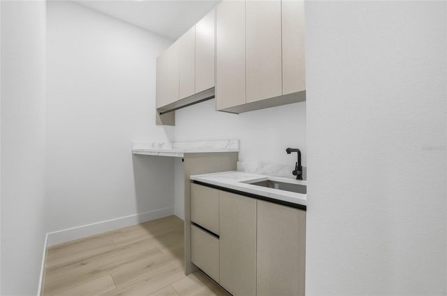 6907 N BOULEVARD, Tampa, FL 33604