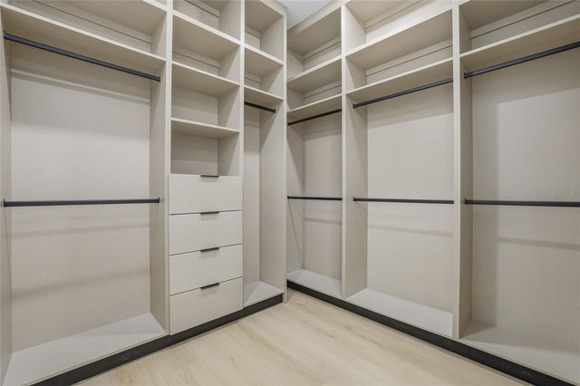 6907 N BOULEVARD, Tampa, FL 33604