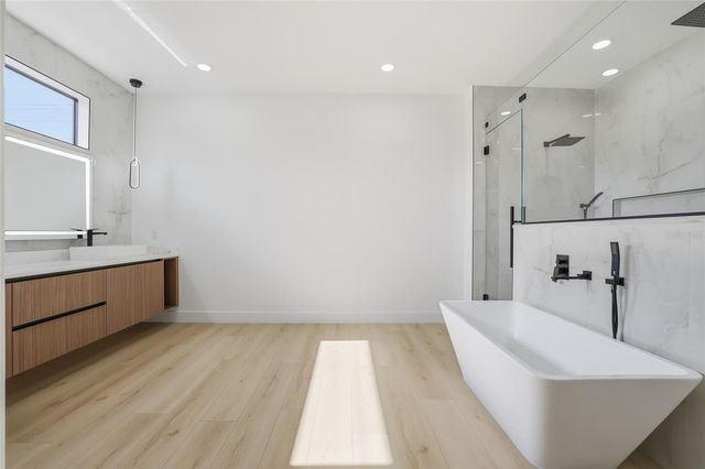 6907 N BOULEVARD, Tampa, FL 33604