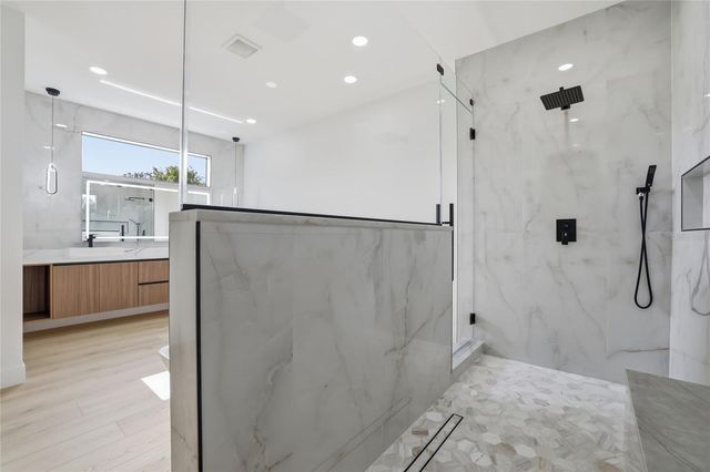 6907 N BOULEVARD, Tampa, FL 33604