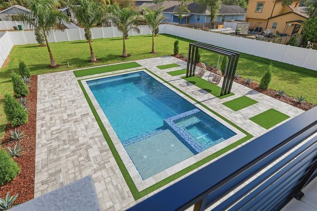 6907 N BOULEVARD, Tampa, FL 33604