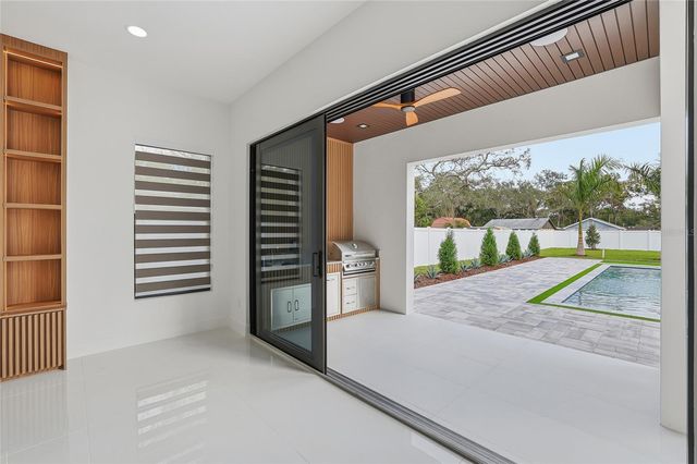 6907 N BOULEVARD, Tampa, FL 33604