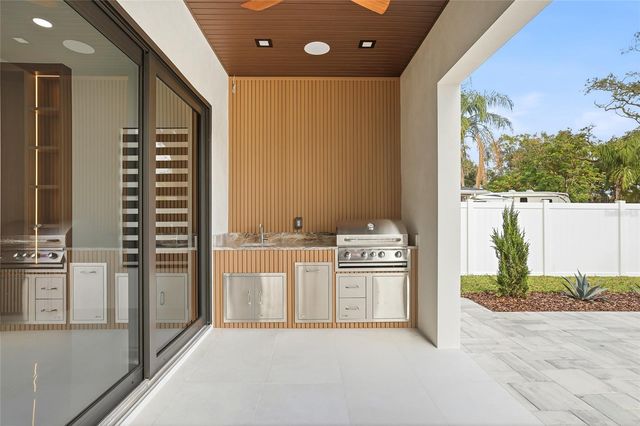 6907 N BOULEVARD, Tampa, FL 33604