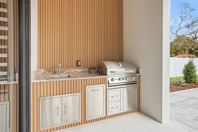 6907 N BOULEVARD, Tampa, FL 33604