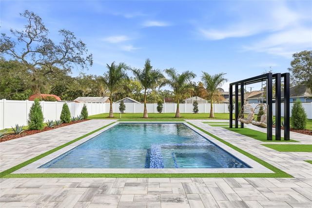 6907 N BOULEVARD, Tampa, FL 33604