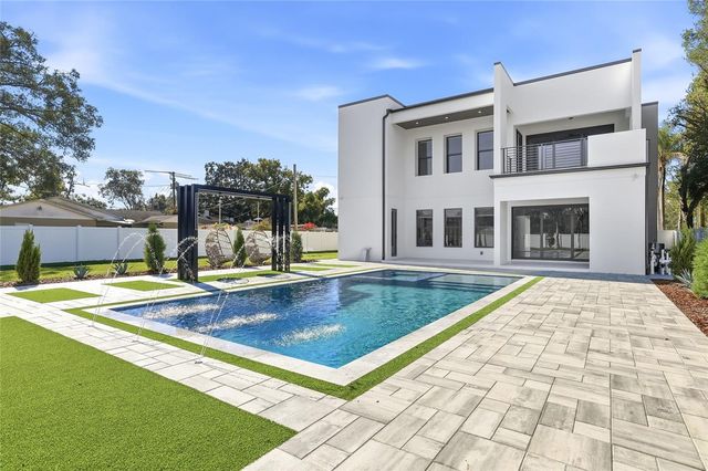 6907 N BOULEVARD, Tampa, FL 33604