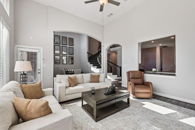 207 Wild Pecan LOOP, Buda, TX 78610