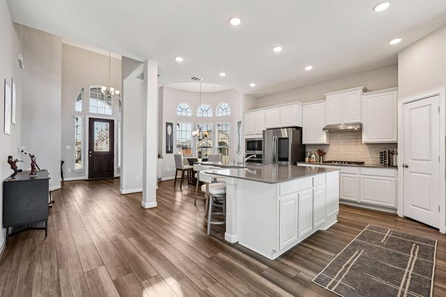 207 Wild Pecan LOOP, Buda, TX 78610