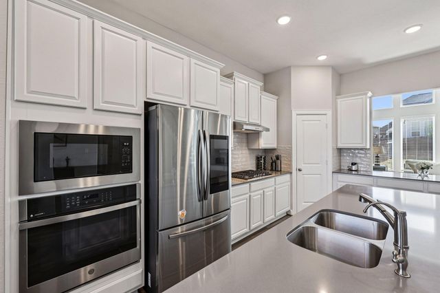 207 Wild Pecan LOOP, Buda, TX 78610