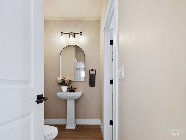 340 E Mayfield Springs Blvd, Mayfield, ID 83761