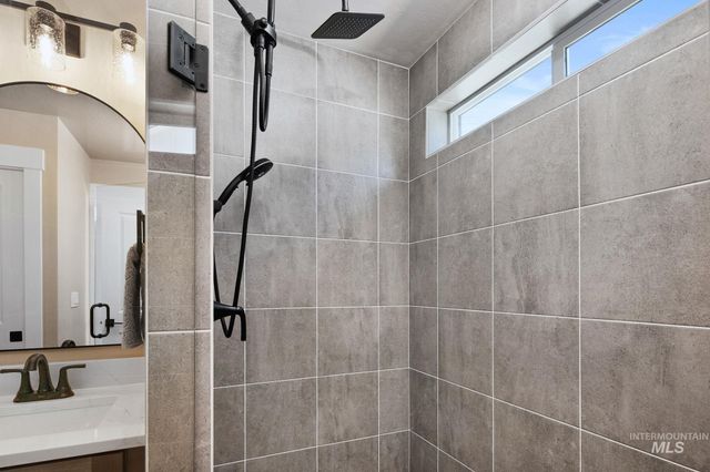 340 E Mayfield Springs Blvd, Mayfield, ID 83761