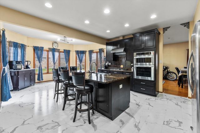 342 Diana Court, Bensenville, IL 60106