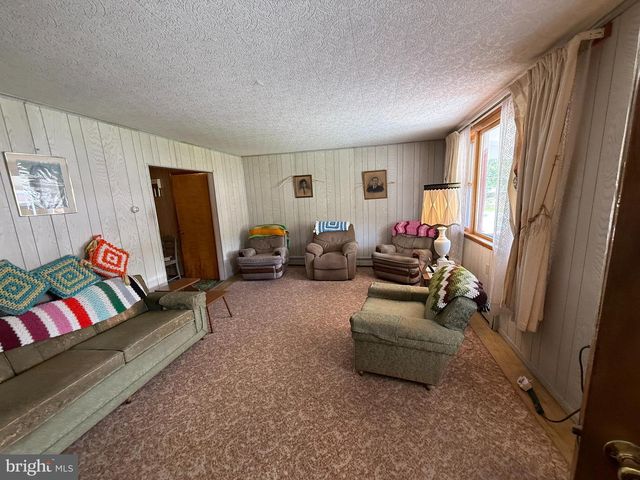 596 OLD 209 RD, Tamaqua, PA 18252