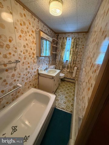 596 OLD 209 RD, Tamaqua, PA 18252