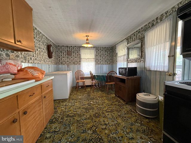 596 OLD 209 RD, Tamaqua, PA 18252